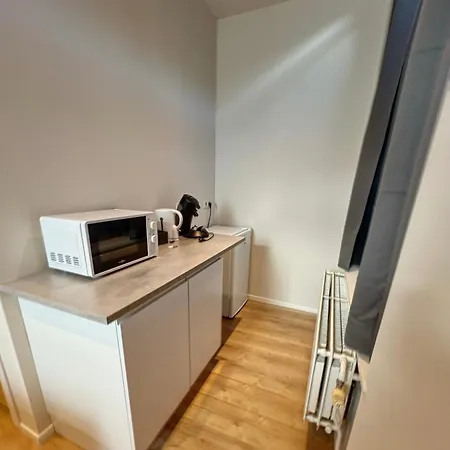 Station 173 B Bruxelles-Charleroi-Airport Apartment Exterior photo
